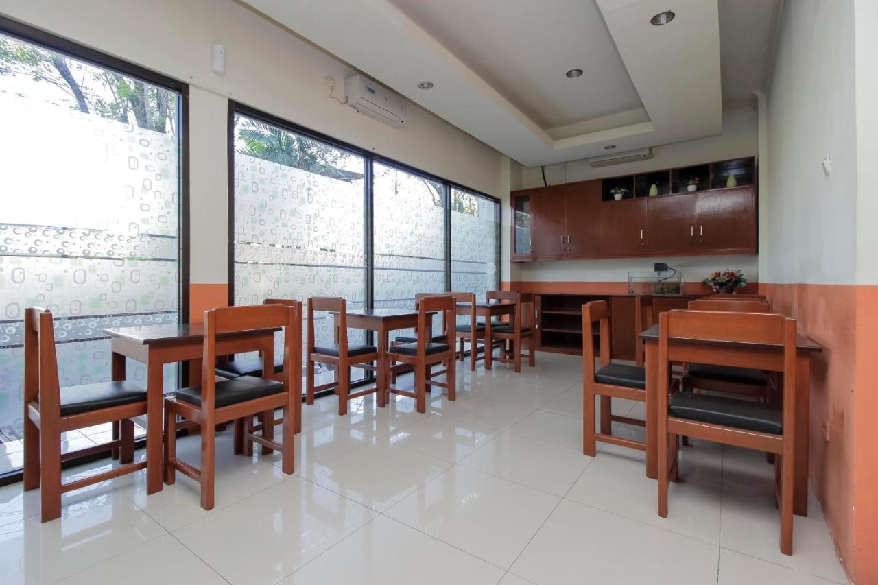 Reddoorz Near Jalan Jendral Sudirman Manado Hotel ภายนอก รูปภาพ