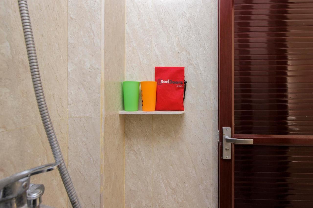 Reddoorz Near Jalan Jendral Sudirman Manado Hotel ภายนอก รูปภาพ
