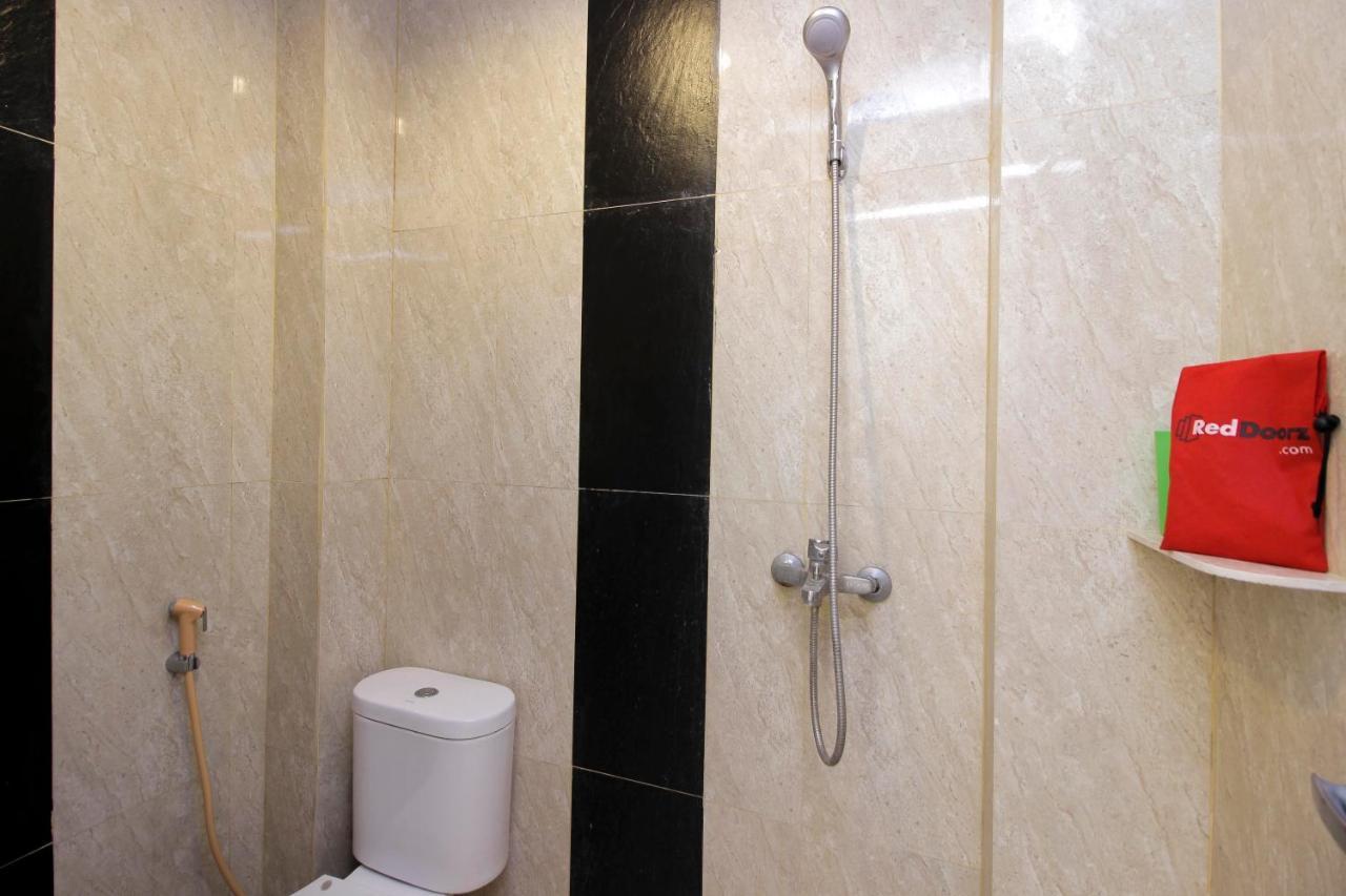 Reddoorz Near Jalan Jendral Sudirman Manado Hotel ภายนอก รูปภาพ