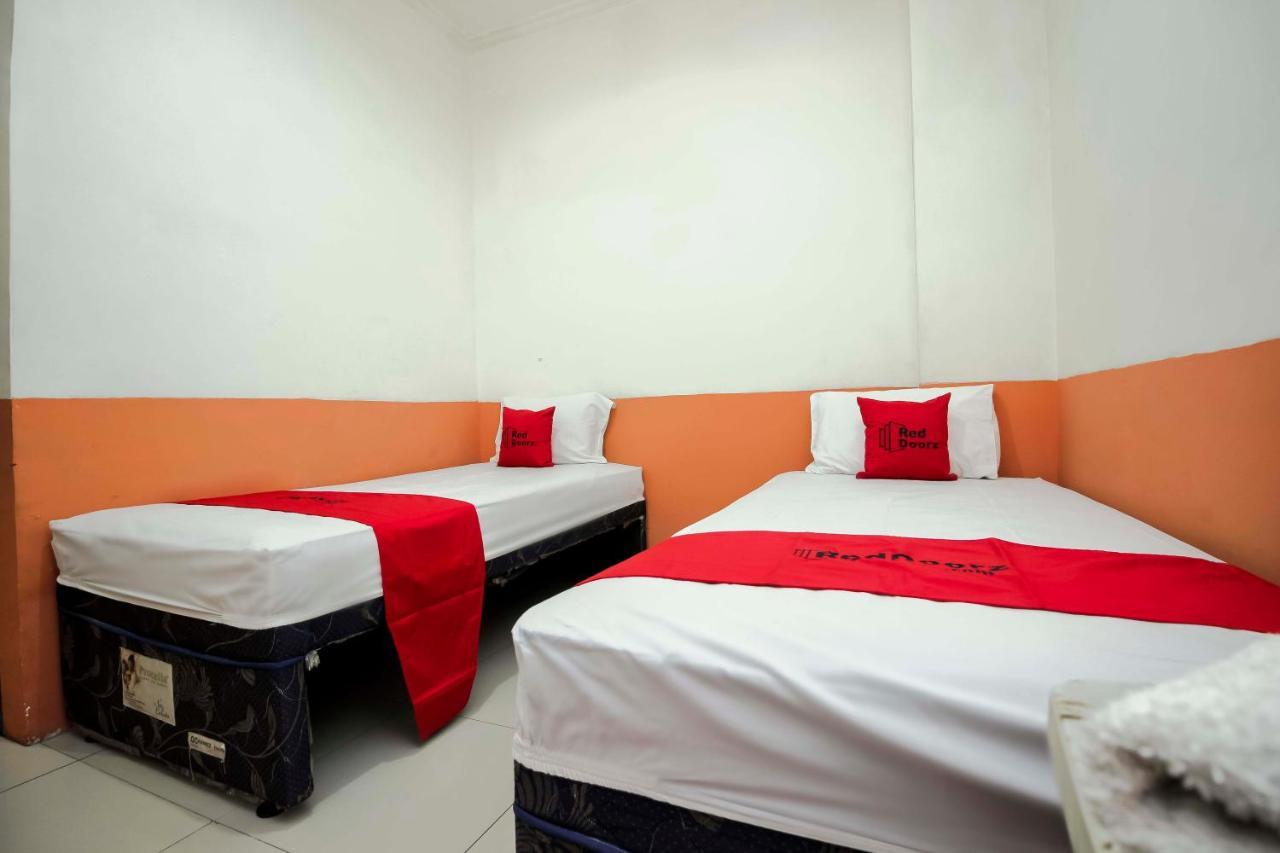 Reddoorz Near Jalan Jendral Sudirman Manado Hotel ภายนอก รูปภาพ