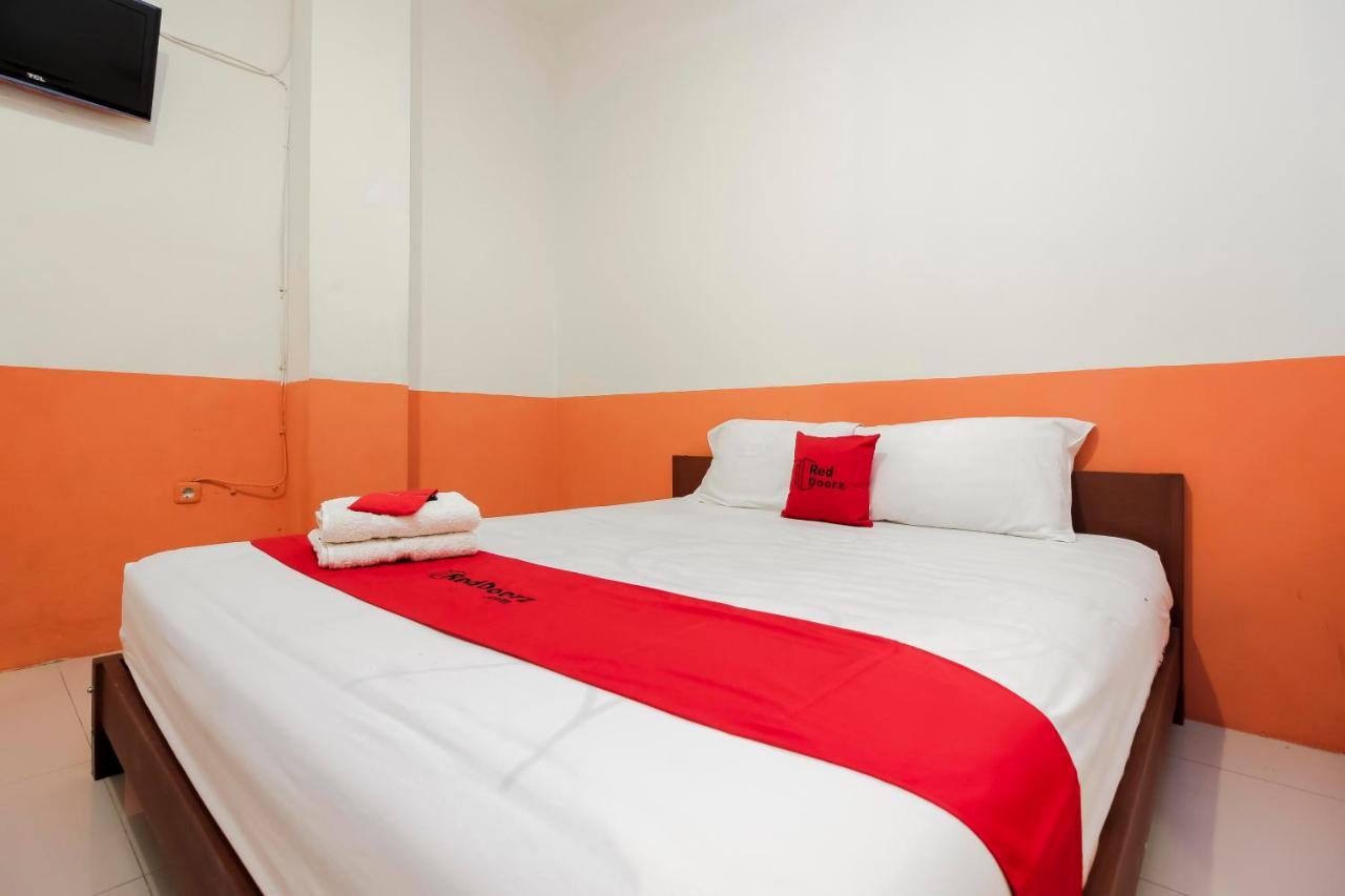 Reddoorz Near Jalan Jendral Sudirman Manado Hotel ภายนอก รูปภาพ