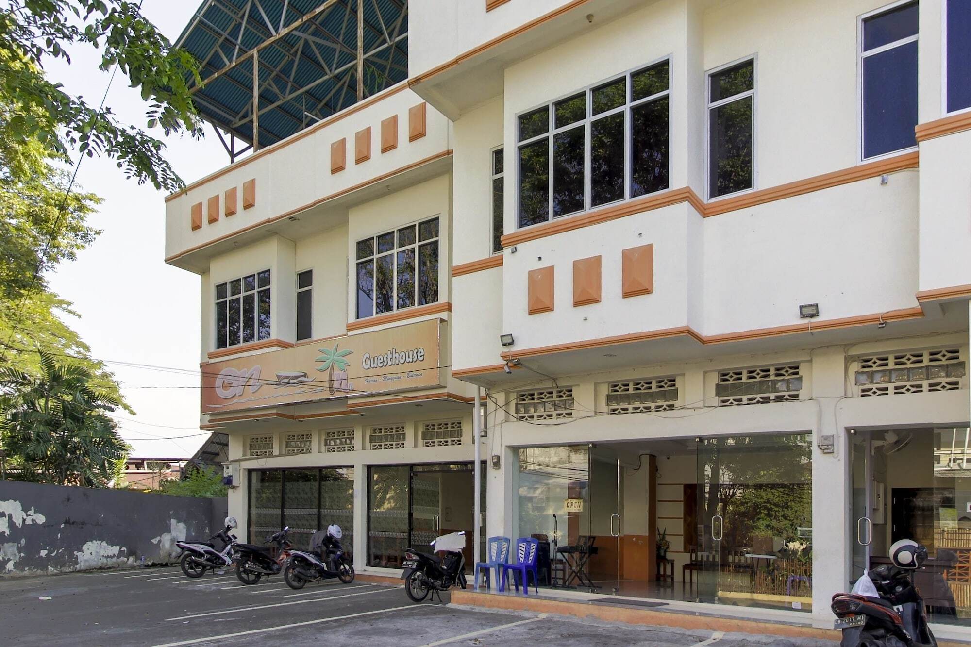 Reddoorz Near Jalan Jendral Sudirman Manado Hotel ภายนอก รูปภาพ